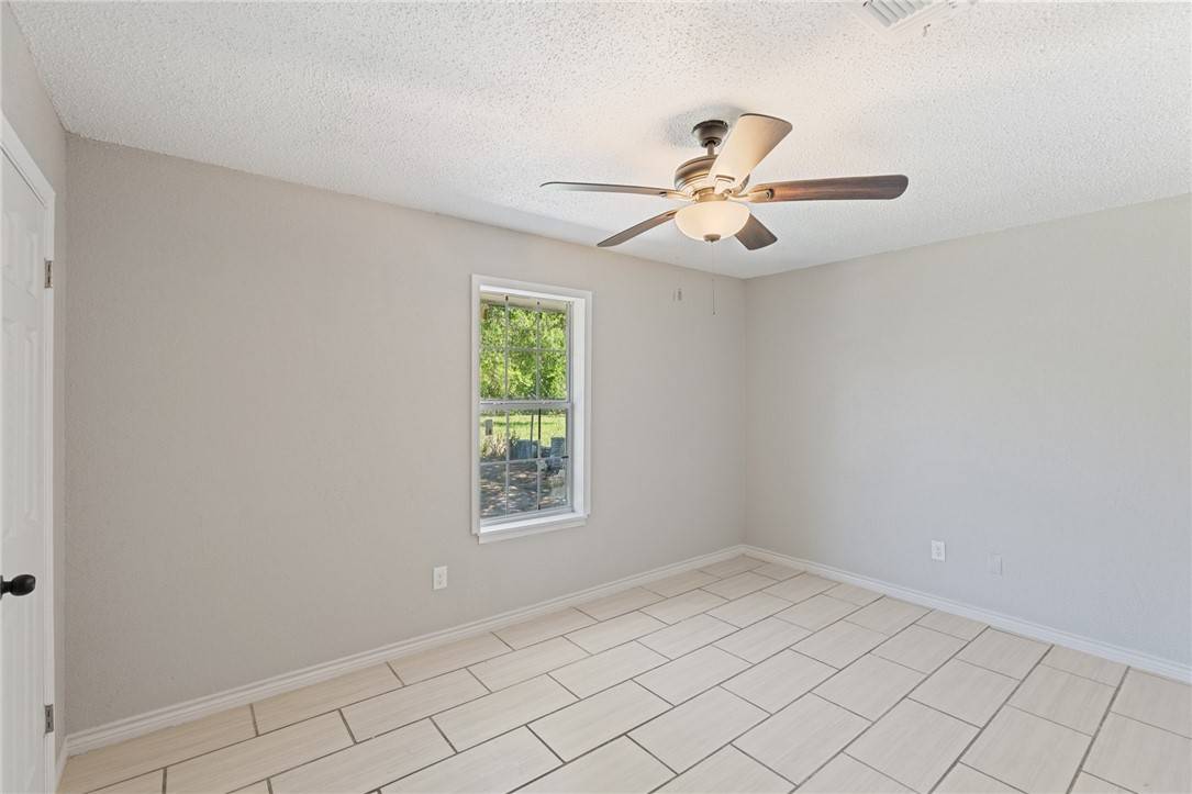Beeville, TX 78102,510 W Springer ST