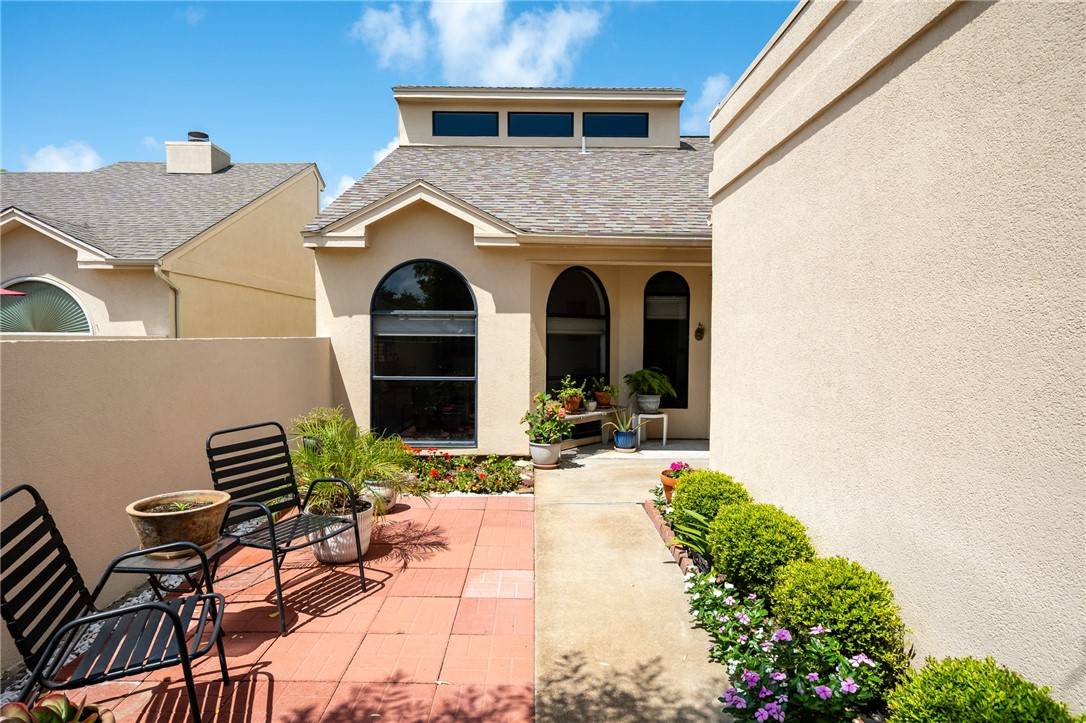 Rockport, TX 78382,137 Santa Fe DR