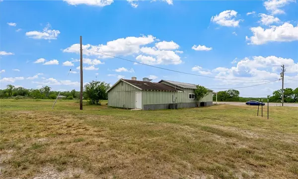 Beeville, TX 78145,14328 Hwy 72 & FM 673