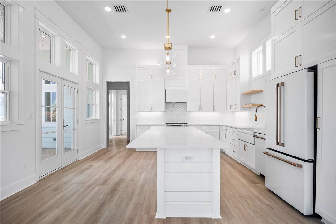 Port Aransas, TX 78373,113 Spoonbill LN