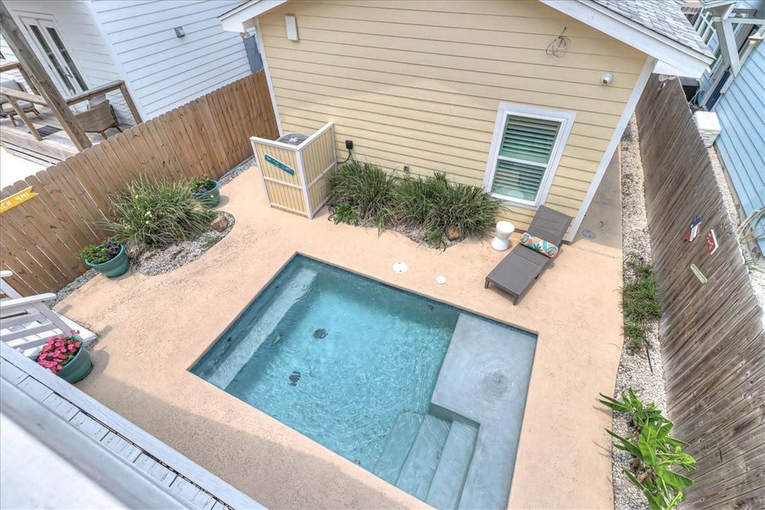 Port Aransas, TX 78373,321 S 10th ST