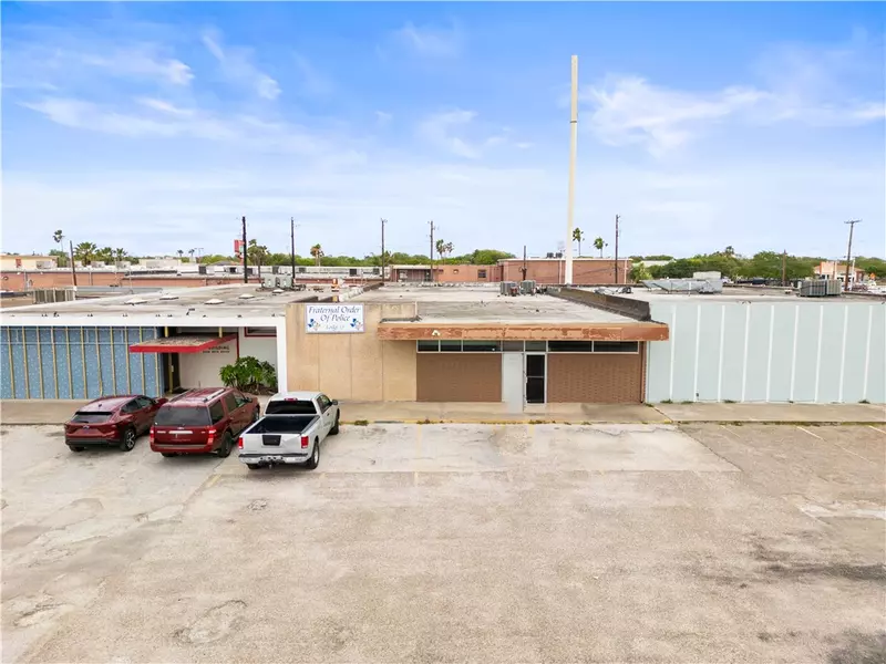 3236 Reid DR, Corpus Christi, TX 78404