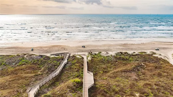 Port Aransas, TX 78373,4903 State Highway 361 #17