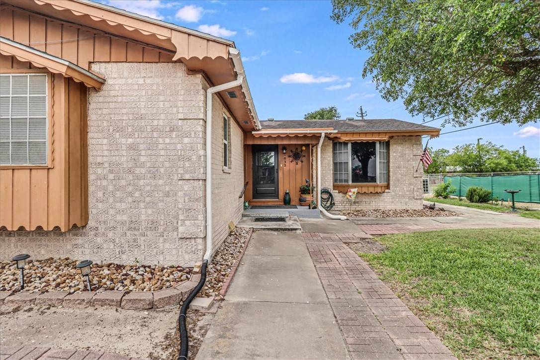 1032 Illinois ST, Robstown, TX 78380