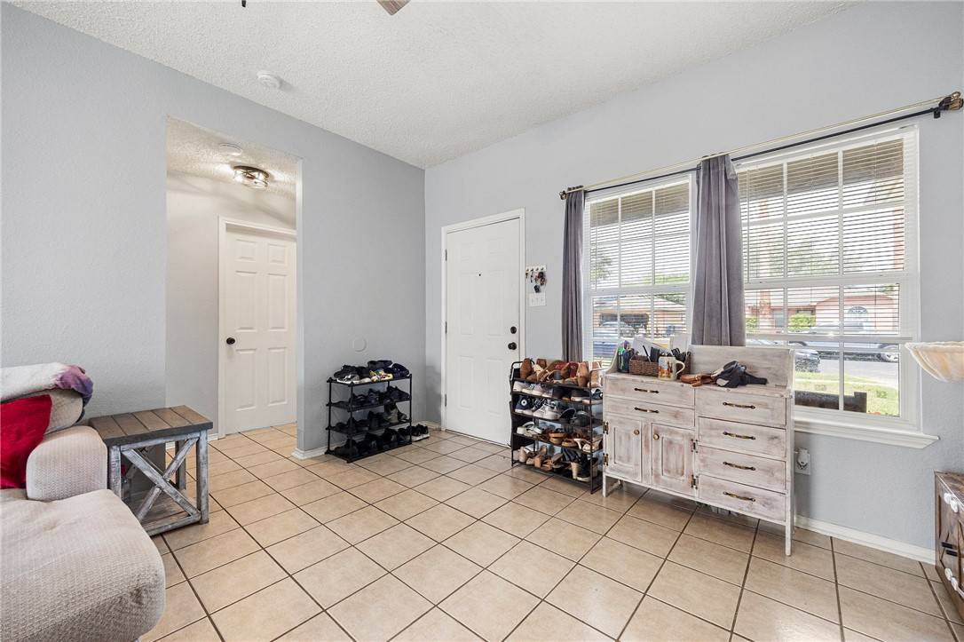 Corpus Christi, TX 78417,5726 Victor Lara Ortegon ST