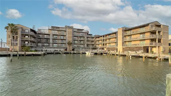 Port Aransas, TX 78373,200 W Cotter AVE #B-3