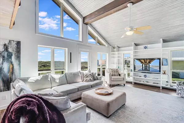 Port Aransas, TX 78373,236 Dolphin LN