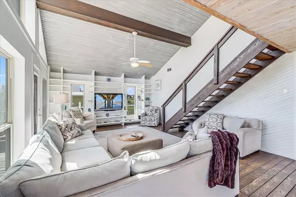 Port Aransas, TX 78373,236 Dolphin LN