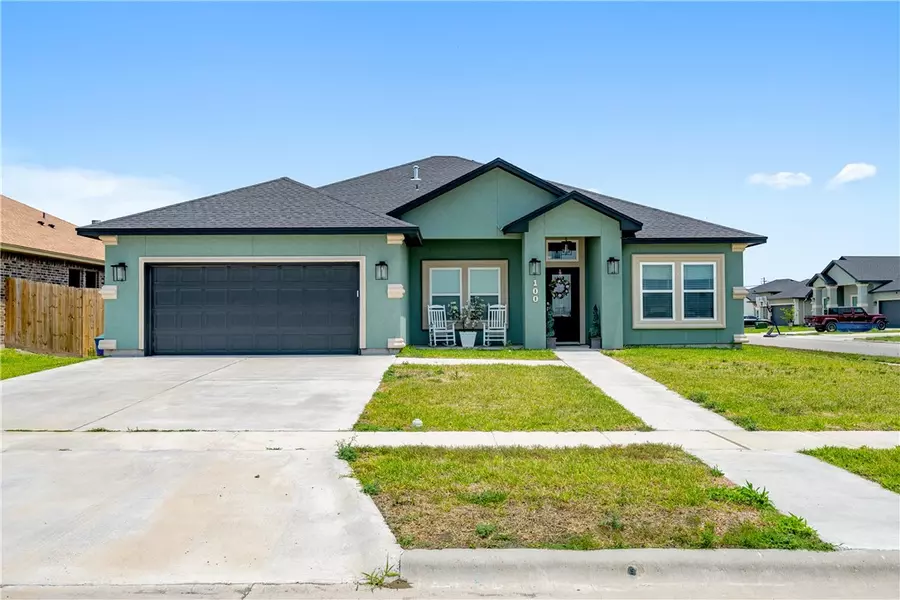 100 Meadowbrook DR, Odem, TX 78370