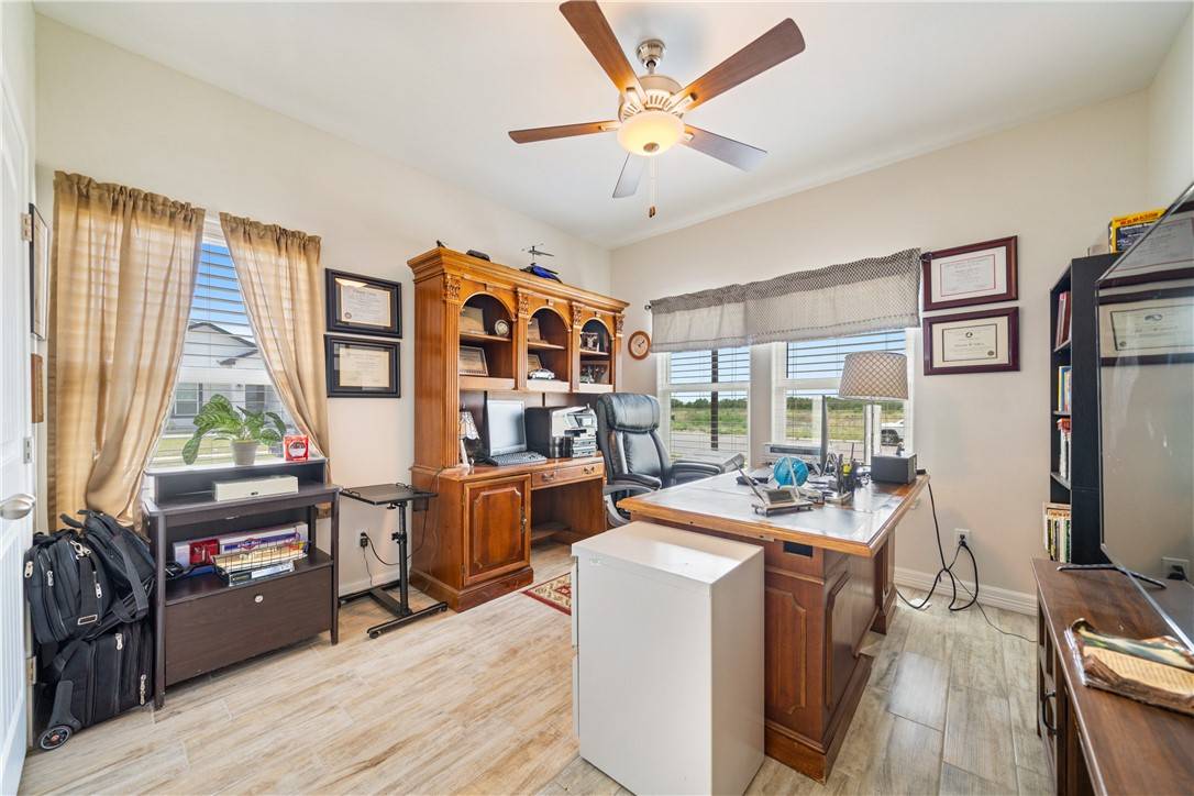 Odem, TX 78370,100 Meadowbrook DR