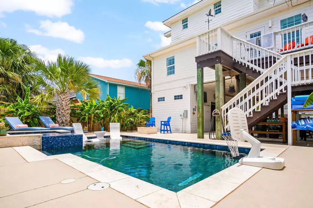 Port Aransas, TX 78373,650 Dolphin Circle