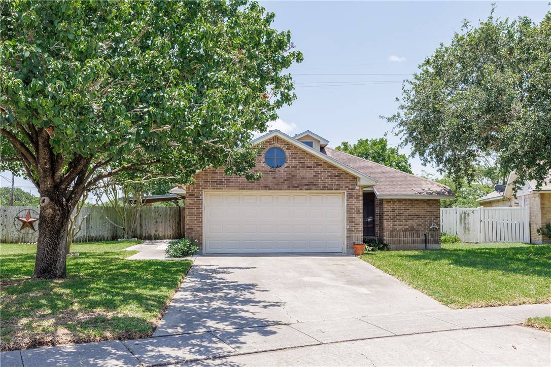 7153 Brookedge LN, Corpus Christi, TX 78414
