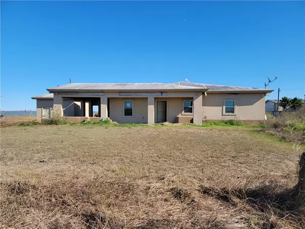 252 Retreat DR, Rockport, TX 78382