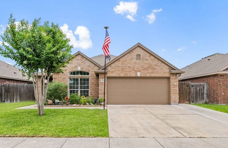 7722 Lands End DR, Corpus Christi, TX 78414