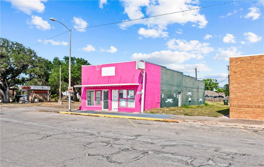 Taft, TX 78390,206 Green AVE