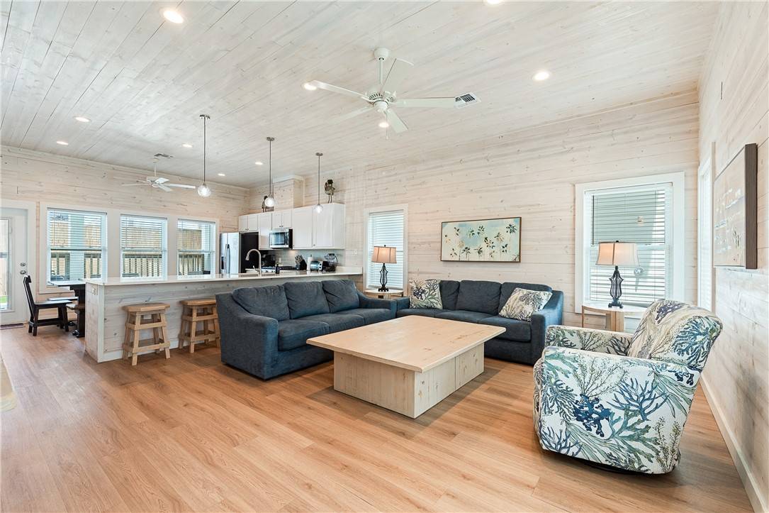 Port Aransas, TX 78373,237 N Station ST #8