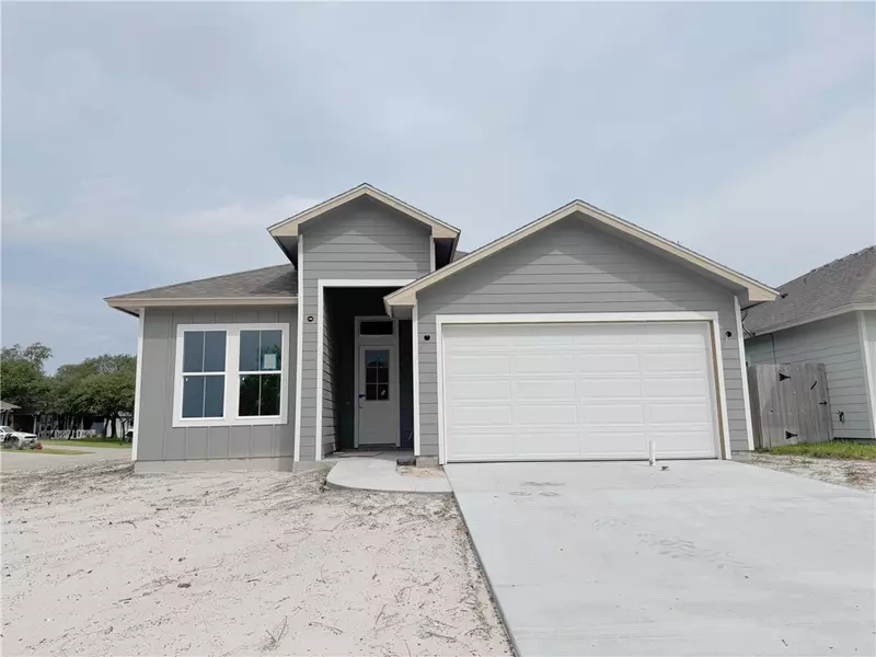 101 Broad Oak DR, Rockport, TX 78382