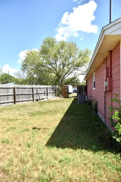 Bishop, TX 78343,305 Hickory CT
