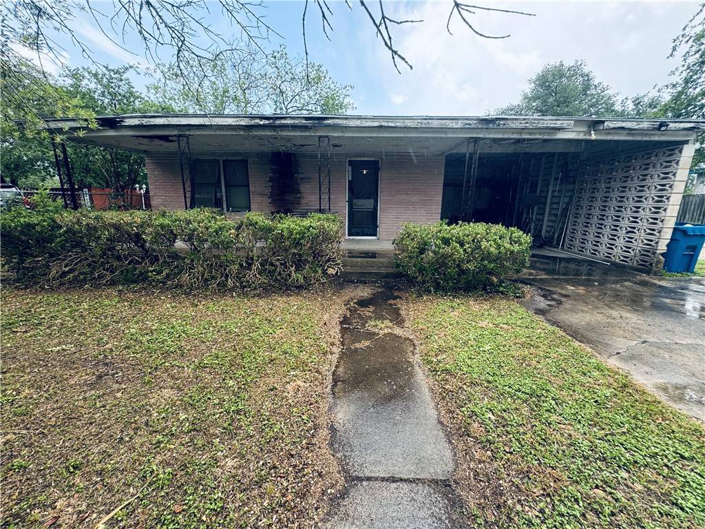 120 S Orange ST, Mathis, TX 78368