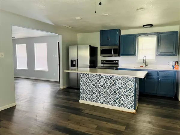 Alice, TX 78332,917 Corazan ST