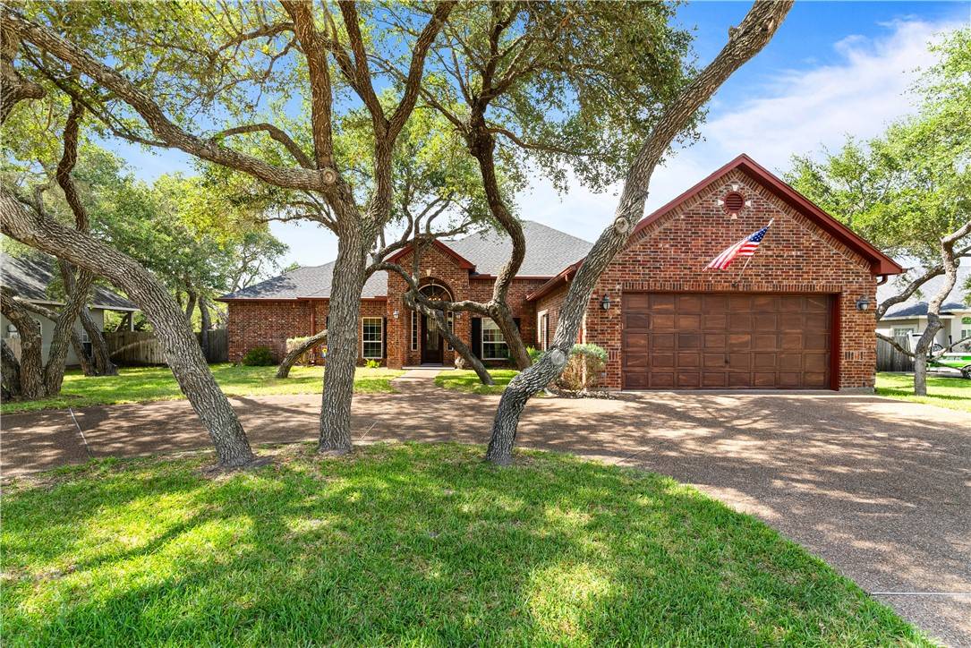 Rockport, TX 78382,111 Forest Hills DR