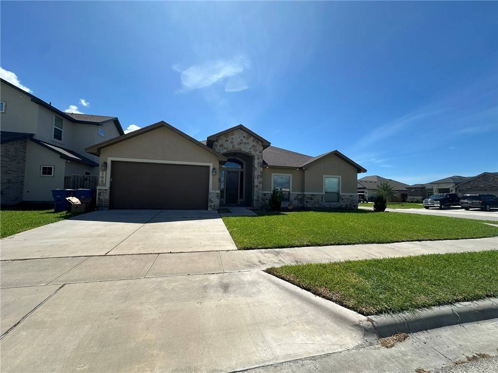 106 Chiman DR, Portland, TX 78374