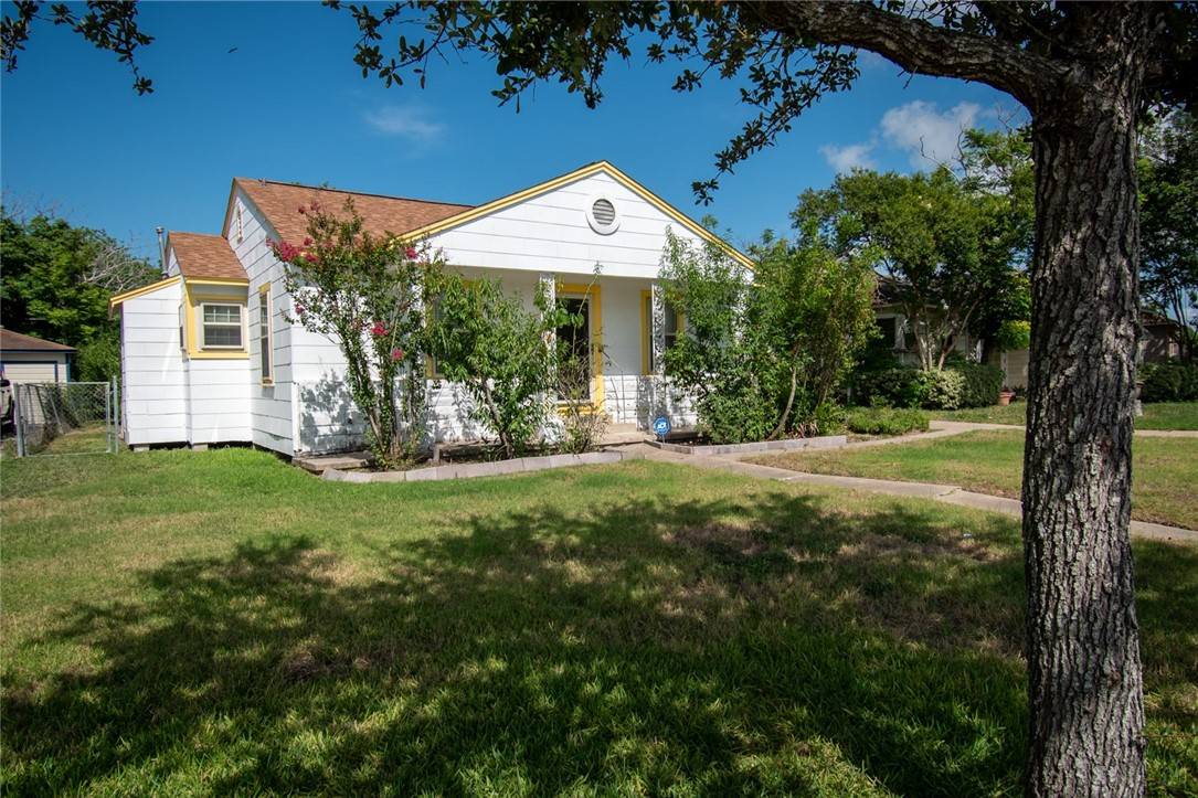 1522 Clodah DR, Corpus Christi, TX 78404
