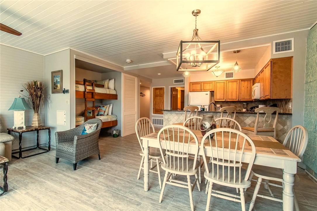 Port Aransas, TX 78373,7477 State Highway 361 #107