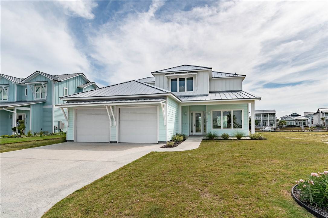 127 Bismarck LN, Rockport, TX 78382