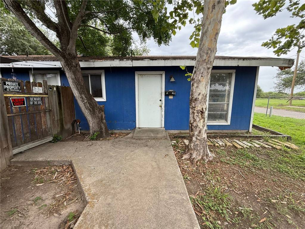 Beeville, TX 78102,415 S Buchanan ST
