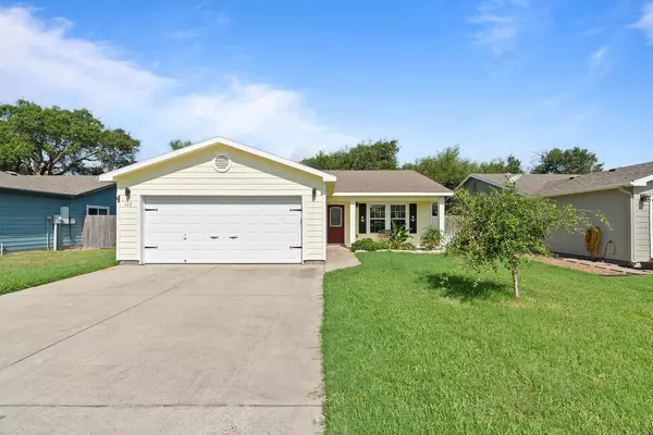 115 Pecan Harbor ST, Rockport, TX 78382