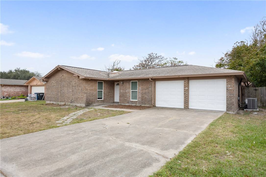 425 Antares DR, Corpus Christi, TX 78418