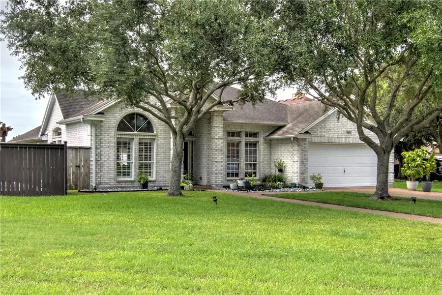 7410 Lake Micala DR, Corpus Christi, TX 78413