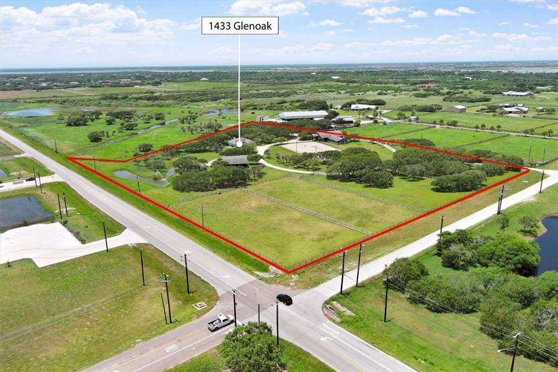 1433 Glenoak DR, Corpus Christi, TX 78418