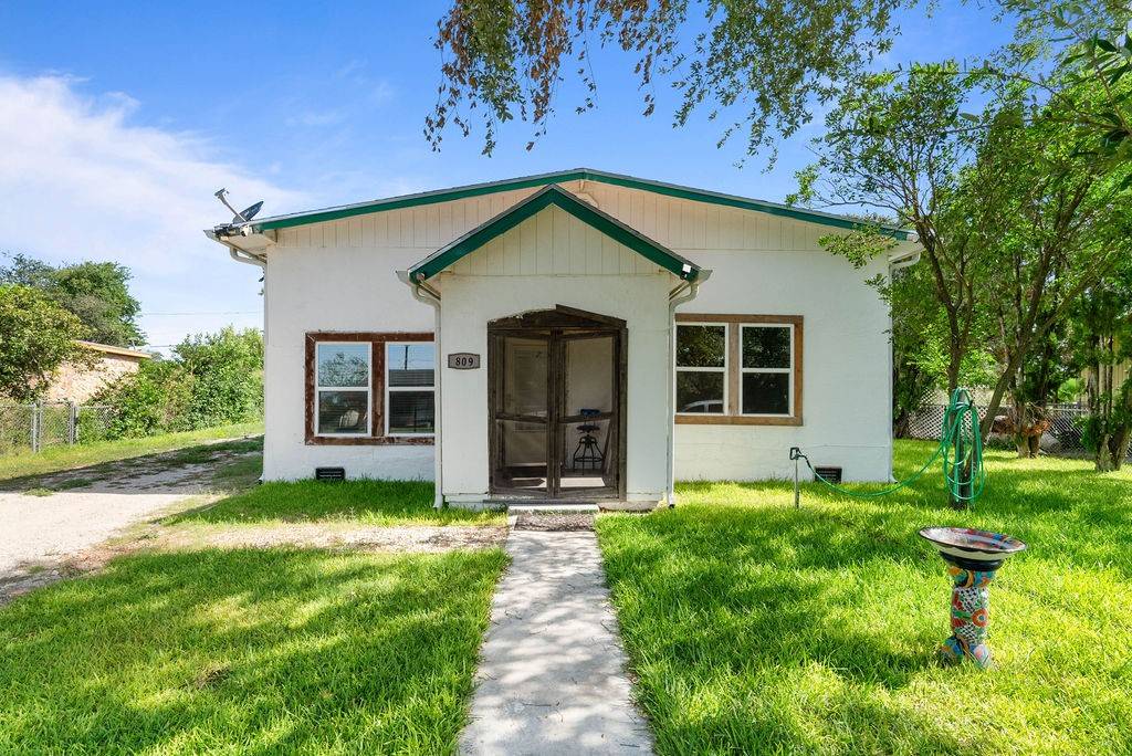 809 Hickey ST, Alice, TX 78332