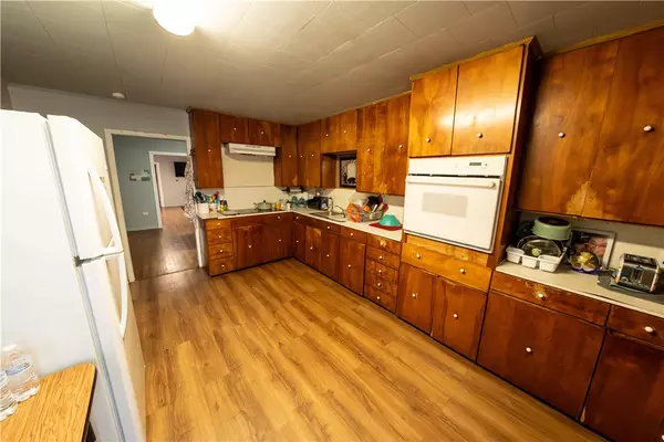 Premont, TX 78375,324 NW 1st ST
