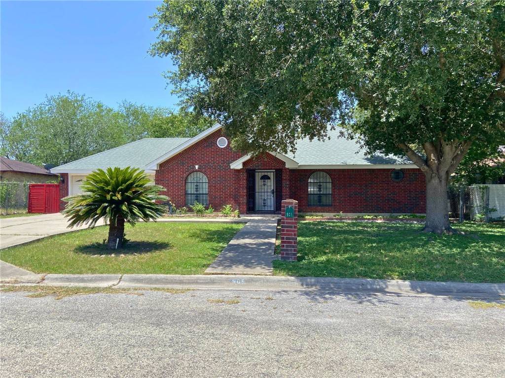 905 Franco DR, Alice, TX 78332