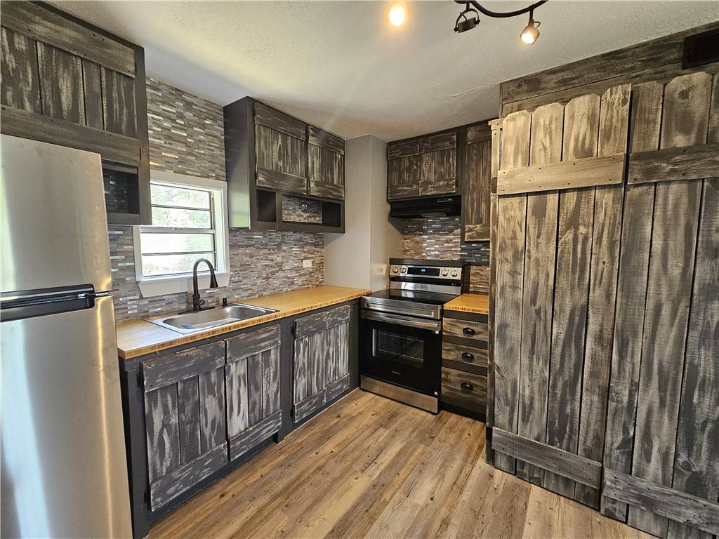 Aransas Pass, TX 78336,1060 Jacoby