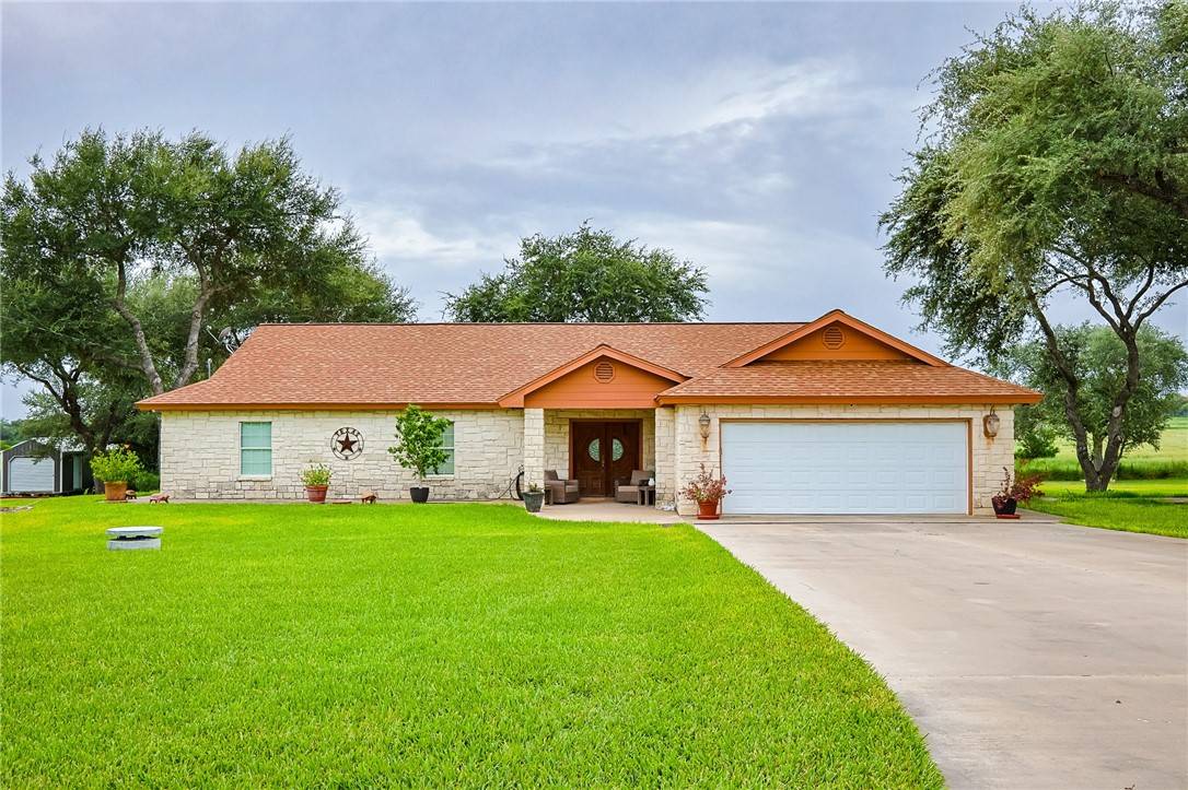 2697 Oak Grove, Beeville, TX 78102