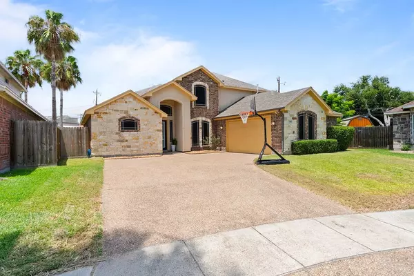 7401 Lake Windemere DR, Corpus Christi, TX 78413