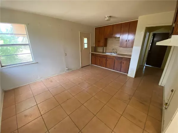 Corpus Christi, TX 78411,4810 Janssen DR