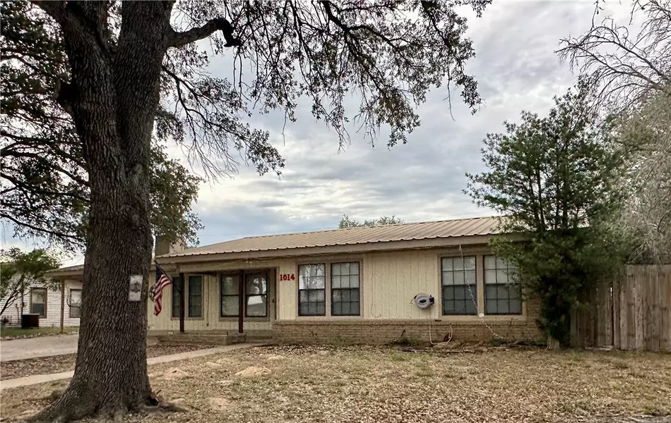 1014 Harvey, Pleasanton, TX 78064