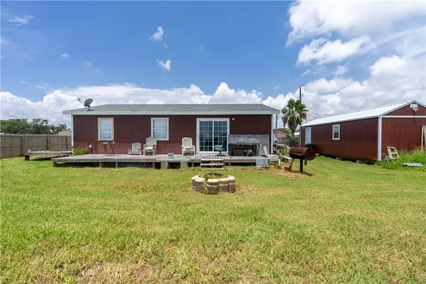 Rockport, TX 78382,1628 S Kossuth ST