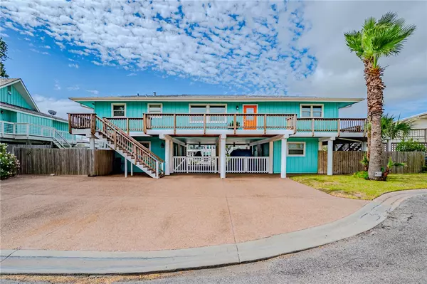 18 Catalina DR, Rockport, TX 78382