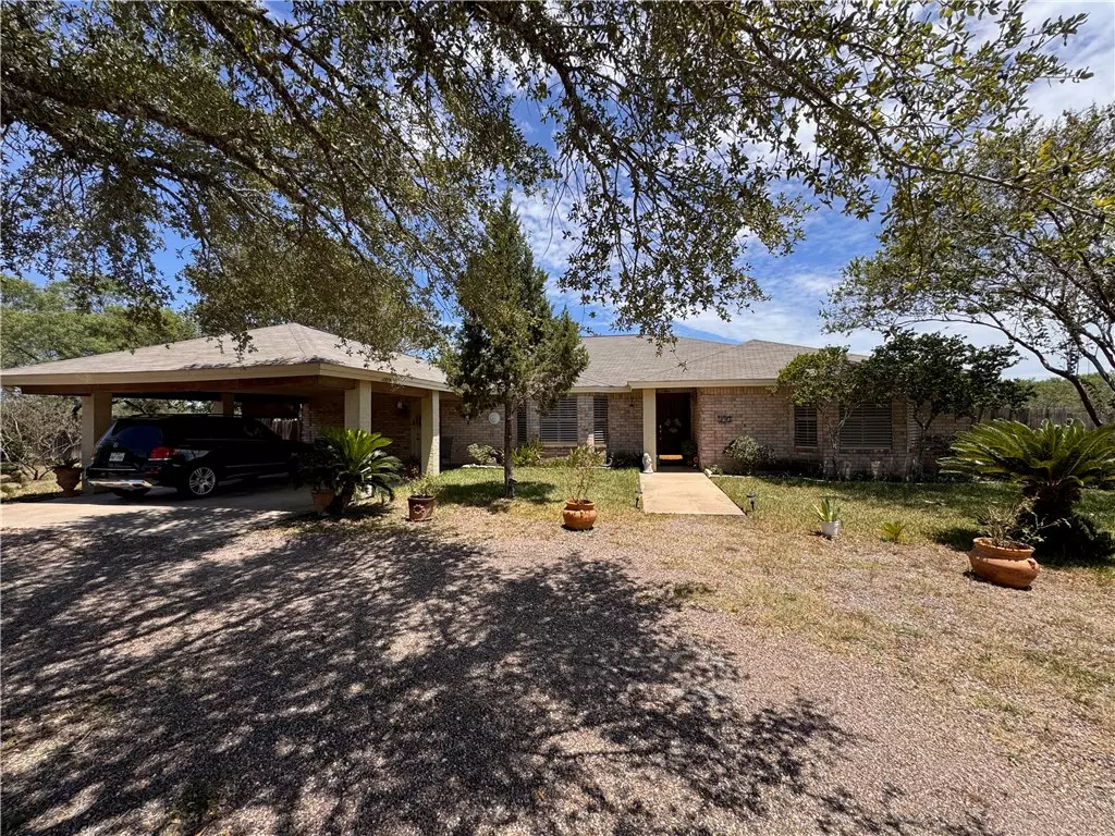 Alice, TX 78332,296 County Road 1601