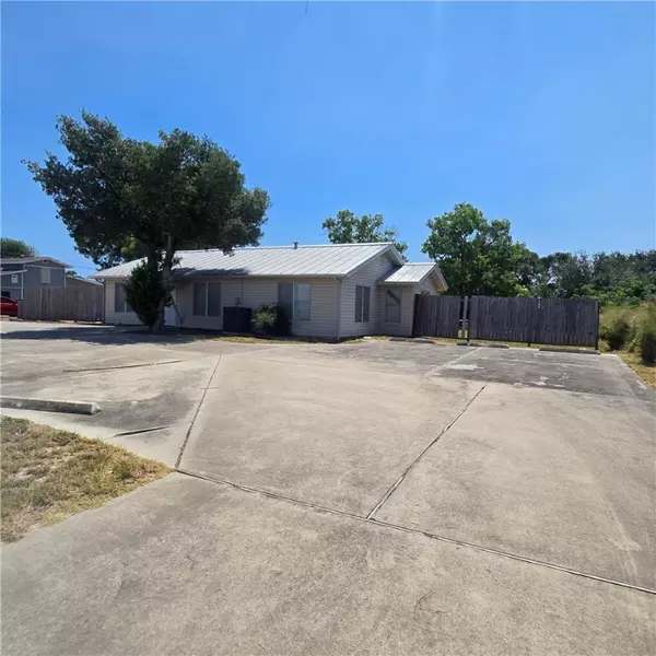 2113 Waldron, Corpus Christi, TX 78418