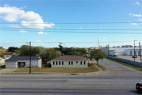 4942 Everhart, Corpus Christi, TX 78411