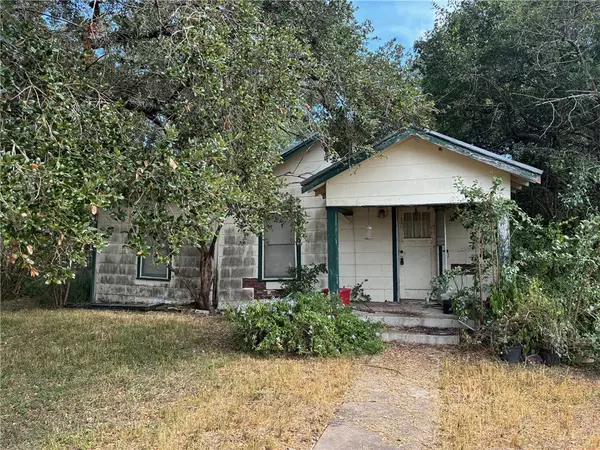 615 E Doddridge AVE, Kingsville, TX 78363