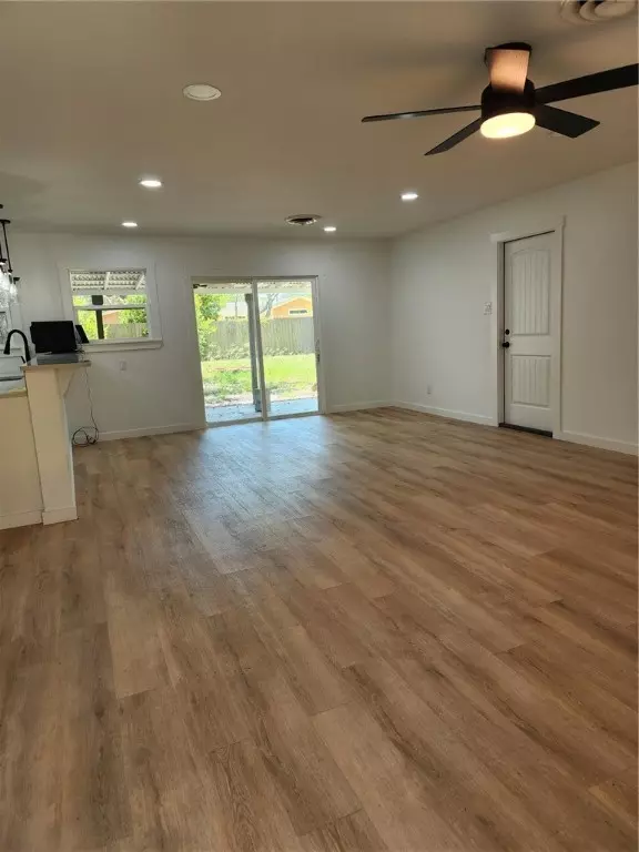Rockport, TX 78382,1905 Bay AVE