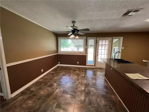 Portland, TX 78374,121 Georgia PL